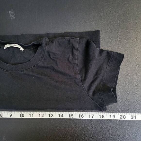 Aritzia Wilfred Free Crop Top Shirt Black Size Small Short Sleeve Casual Staple - Picture 4 of 5